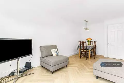 2 bedroom terraced house to rent - View 2