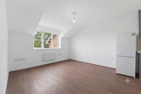 2 bedroom flat for sale, Rokesby Road, Slough, SL2