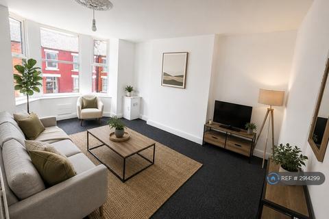 2 bedroom flat to rent, Carlton Road, Salford, M6