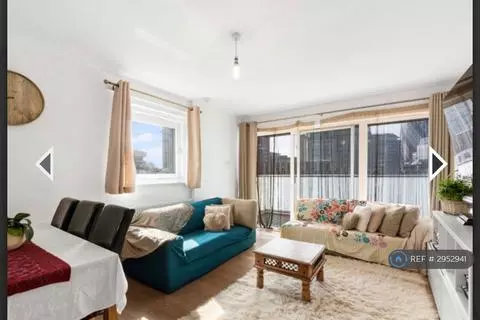 3 bedroom flat to rent - View 4
