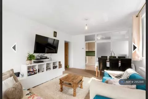 3 bedroom flat to rent - View 5