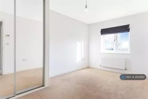 3 bedroom semi-detached house to rent - View 5