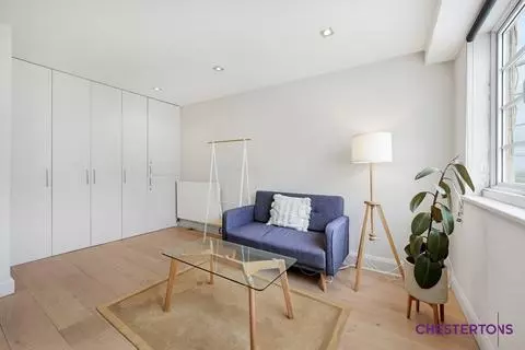 Studio to rent - View 4