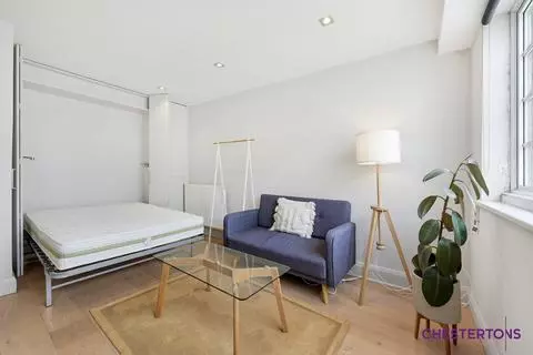 Studio to rent - View 5