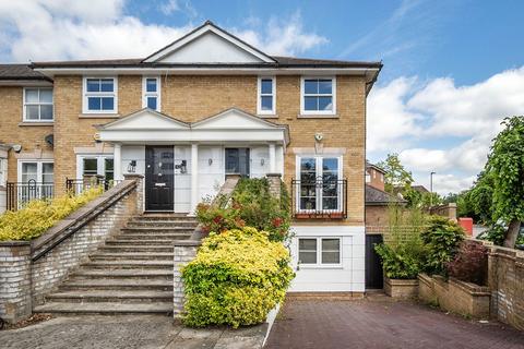 Goodwyn Avenue, Mill Hill, London, NW7