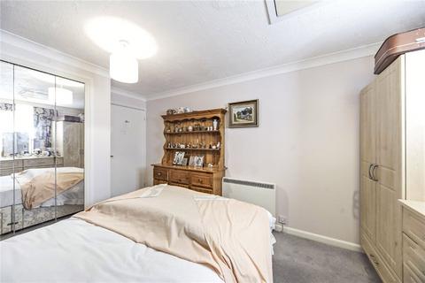 1 bedroom flat for sale, Hillcroft Court, Chaldon Road, Caterham, Surrey, CR3