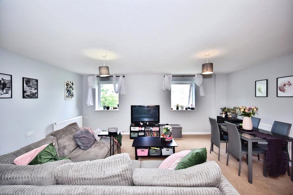 2 bedroom flat for sale