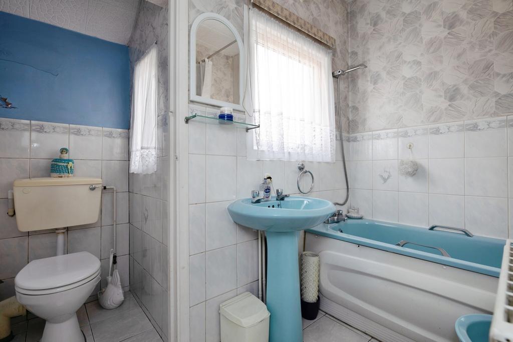 Chaucer Road, Walthamstow, E17 – další