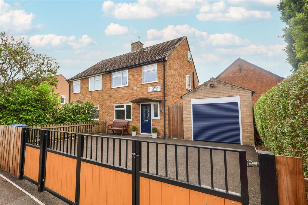 3 bedroom semi-detached house for sale