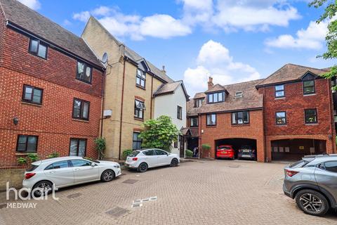 1 bedroom flat for sale, Bishops Walk, Rochester