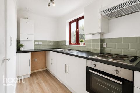 1 bedroom flat for sale, Bishops Walk, Rochester