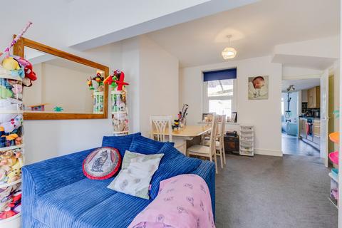 3 bedroom terraced house for sale, Cardiff Road, Dinas Powys, Vale of Glamorgan. CF64 4JW