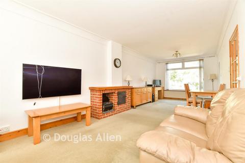 The Avenue, Hornchurch RM12