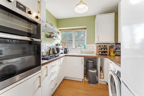 2 bedroom apartment for sale, Laleham Road, Staines-upon-Thames, TW18