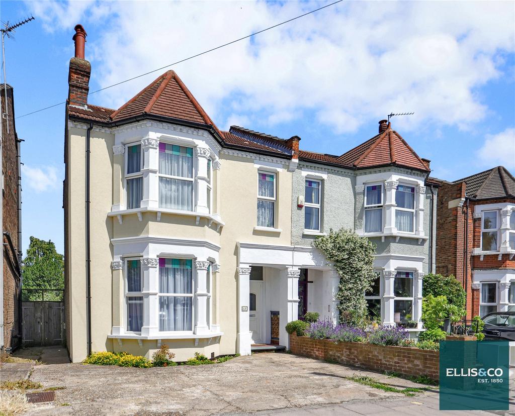 4 bedroom semi-detached house for sale