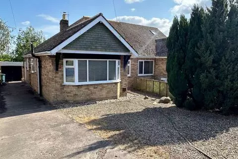 2 bedroom semi-detached bungalow to rent, East Ayton