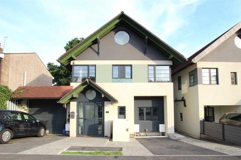 1 bedroom apartment for sale, Arbutus Drive, Somerset BS9