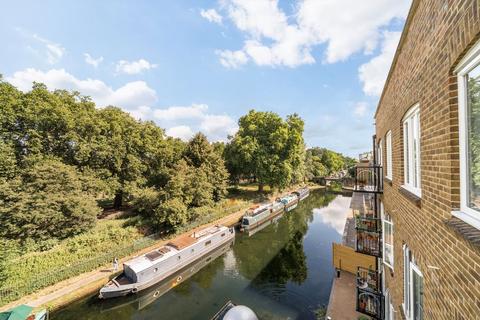 2 bedroom flat to rent, Old Ford Road, London E3