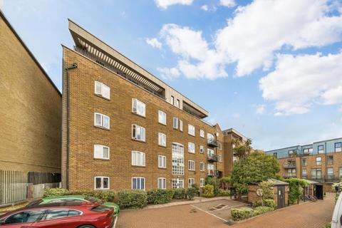 2 bedroom flat to rent, Old Ford Road, London E3
