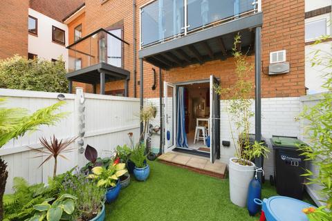4 bedroom terraced house for sale, Ferry Road, Southsea, Hampshire, PO4