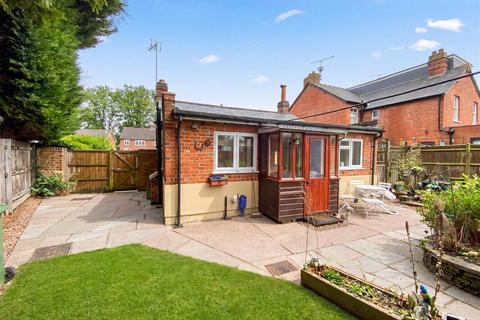 3 bedroom detached bungalow to rent, Fernbank Road, Ascot