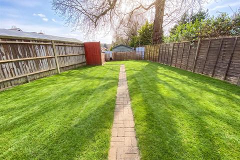 3 bedroom detached bungalow to rent, Fernbank Road, Ascot