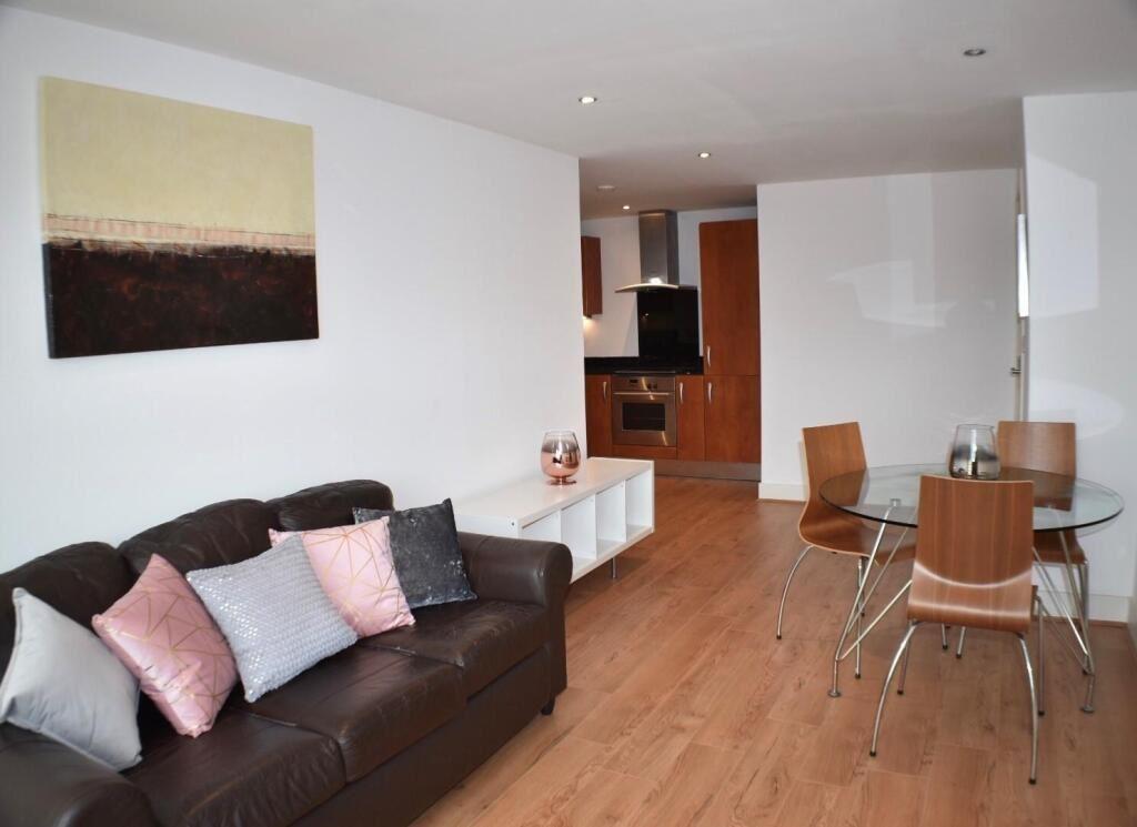 Apartment in Leeds, West Yorkshire - View 3