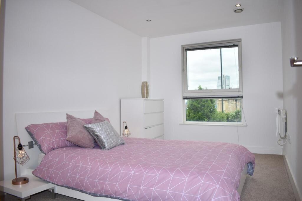 Apartment in Leeds, West Yorkshire - View 5