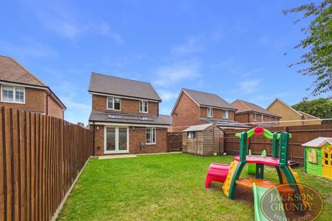 3 bedroom detached house for sale, Vicarage Farm Drive, Abington Place, NN3 8BT
