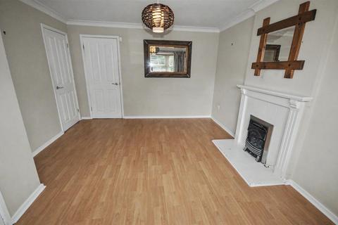 3 bedroom semi-detached house to rent, Chestnut Square, Leamington Spa