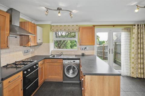 3 bedroom semi-detached house to rent, Chestnut Square, Leamington Spa