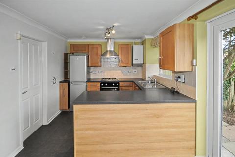 3 bedroom semi-detached house to rent, Chestnut Square, Leamington Spa
