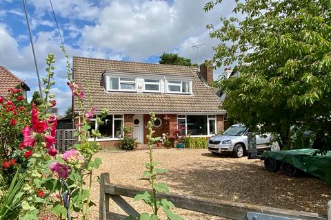 3 bedroom chalet for sale, Southampton Road, Ringwood, BH24 1HU