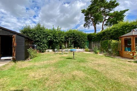 3 bedroom chalet for sale, Southampton Road, Ringwood, BH24 1HU