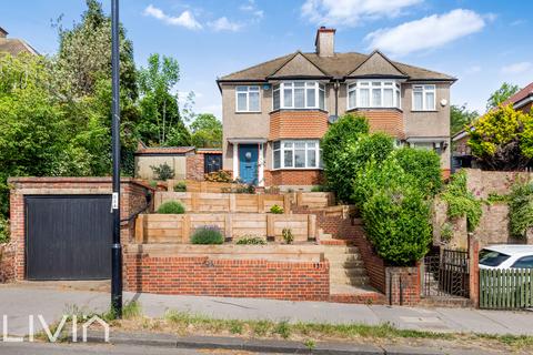 3 bedroom semi-detached house to rent, South Croydon CR2