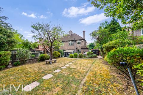3 bedroom semi-detached house to rent, South Croydon CR2