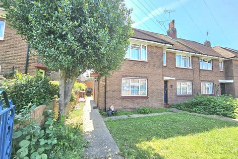 2 bedroom maisonette to rent, Chelmsford Avenue, Romford, RM5