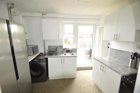 2 bedroom end of terrace house for sale, Thompson Road, Dagenham