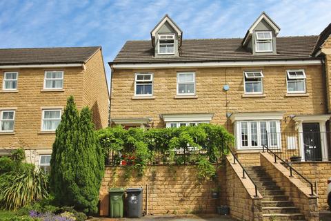 3 bedroom semi-detached house for sale, Jilling Gardens, Dewsbury