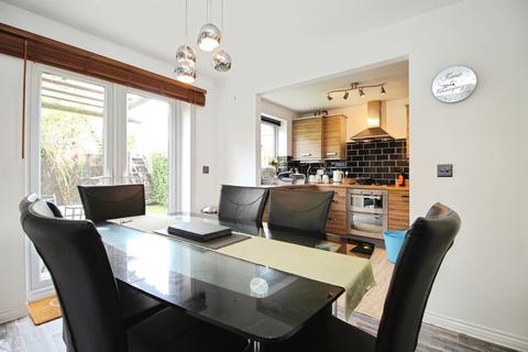 3 bedroom semi-detached house for sale, Jilling Gardens, Dewsbury