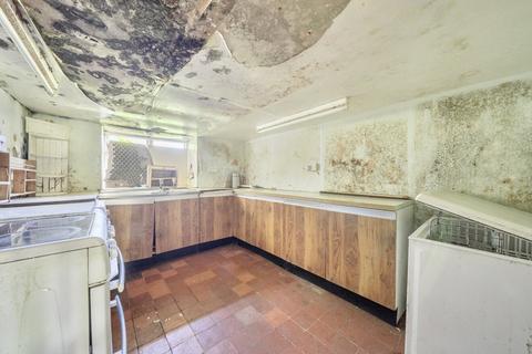 3 bedroom detached house for sale, Oakley Park, Llanidloes, Powys, SY18