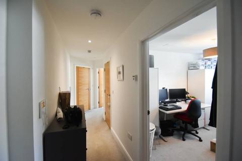 2 bedroom flat to rent, The Avenue, Eastbourne BN21