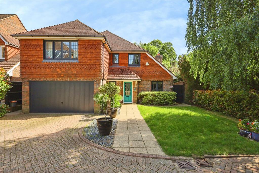 5 bedroom detached house for sale