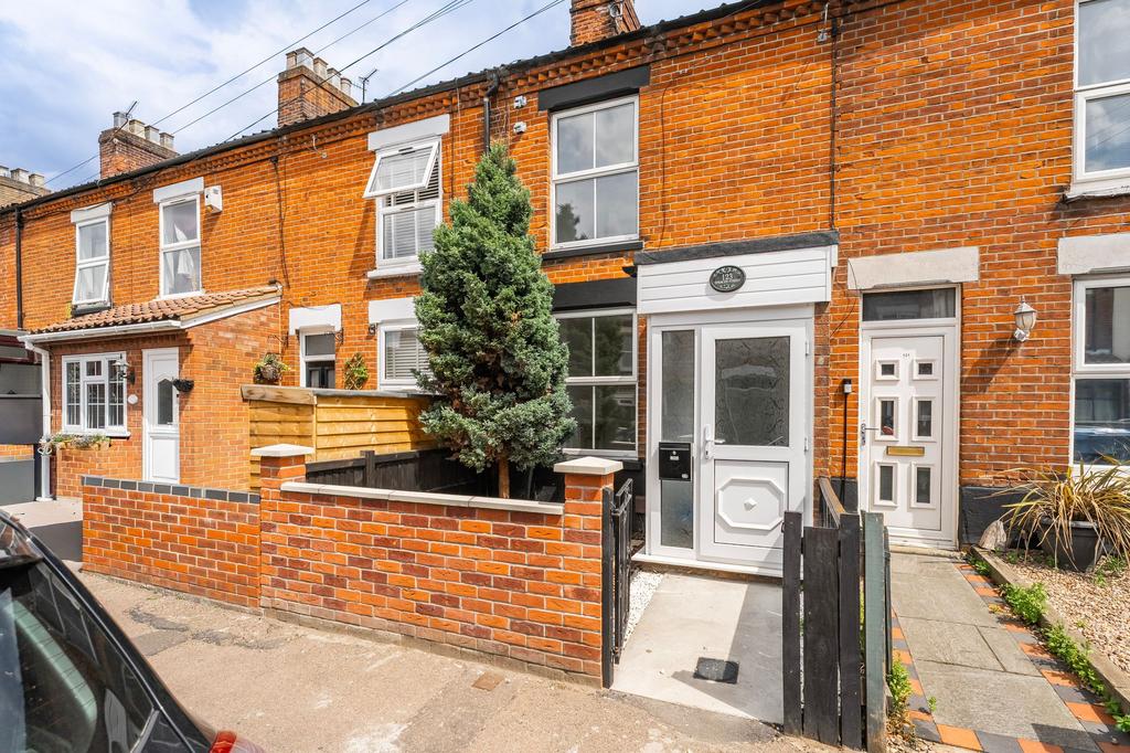 3 bedroom terraced house to rent
