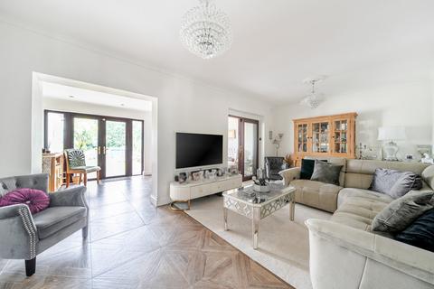 4 bedroom semi-detached house for sale, Edgebury, Chislehurst, BR7