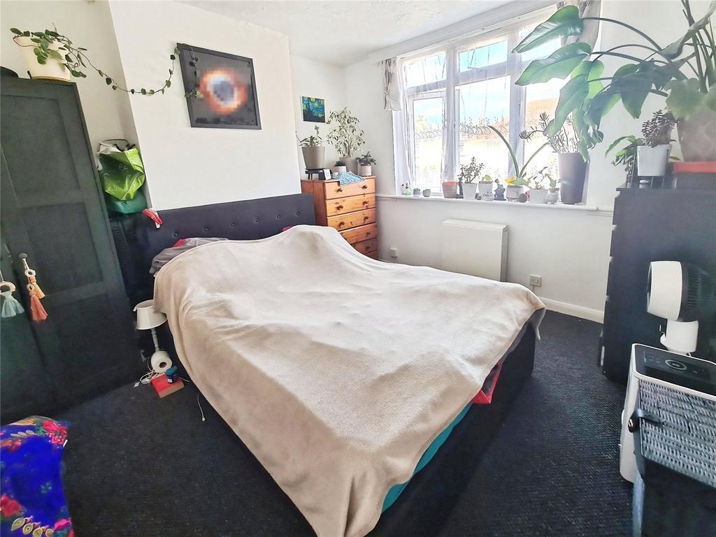 Apartment in Southampton - More