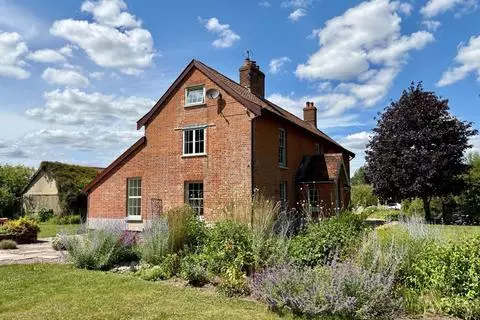 5 bedroom farm house for sale - View 2