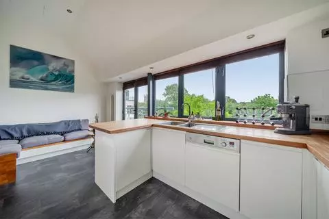 2 bedroom flat for sale - View 3