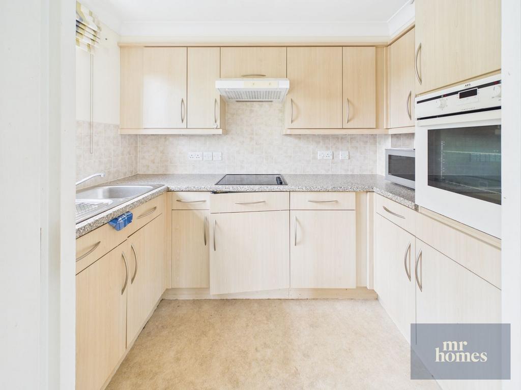 Apartment in Cardiff, Llandaff - View 3