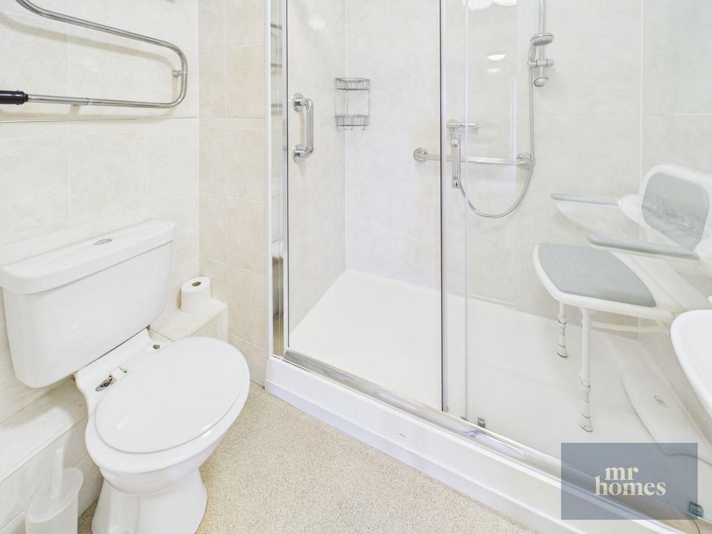 Apartment in Cardiff, Llandaff - More